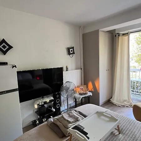La Défense Apartment